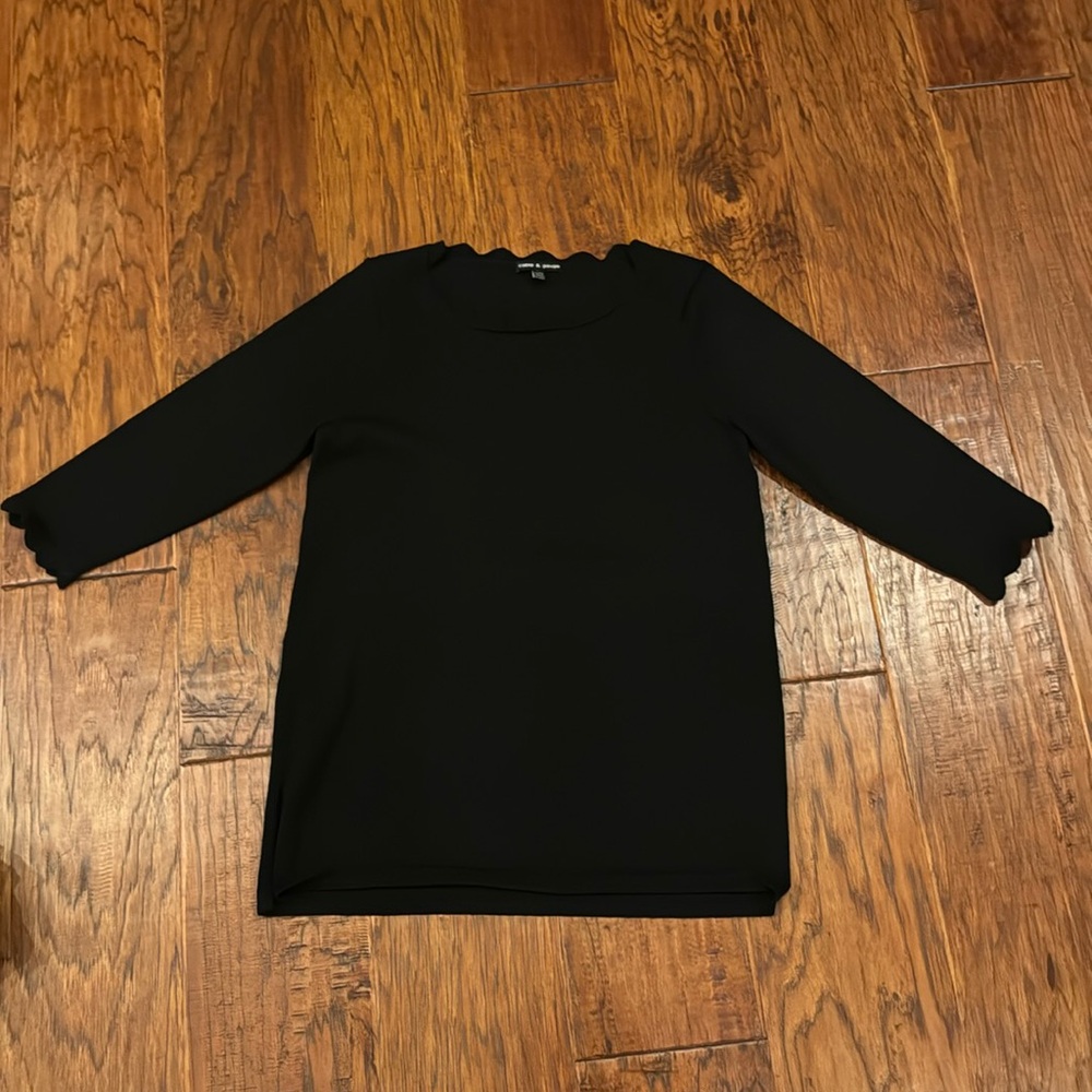 Cable and gauge. Black sweater. Size XL